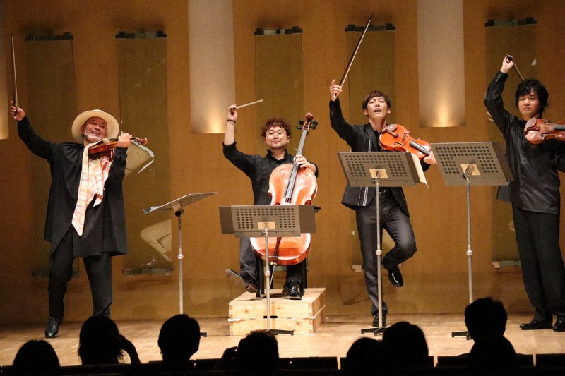 あなたの4拍子は大丈夫？ 古澤巖と解き明かす音楽の「謎」 | 毎日新聞