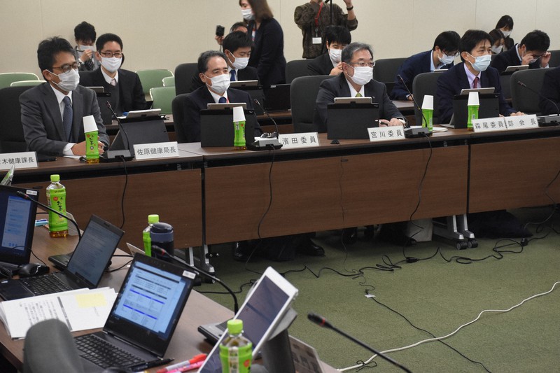 HPVワクチンの積極的勧奨再開について議論し、再開を了承した厚生労働省の専門部会=東京都千代田区で2021年11月12日午後0時59分、矢澤秀範撮影
