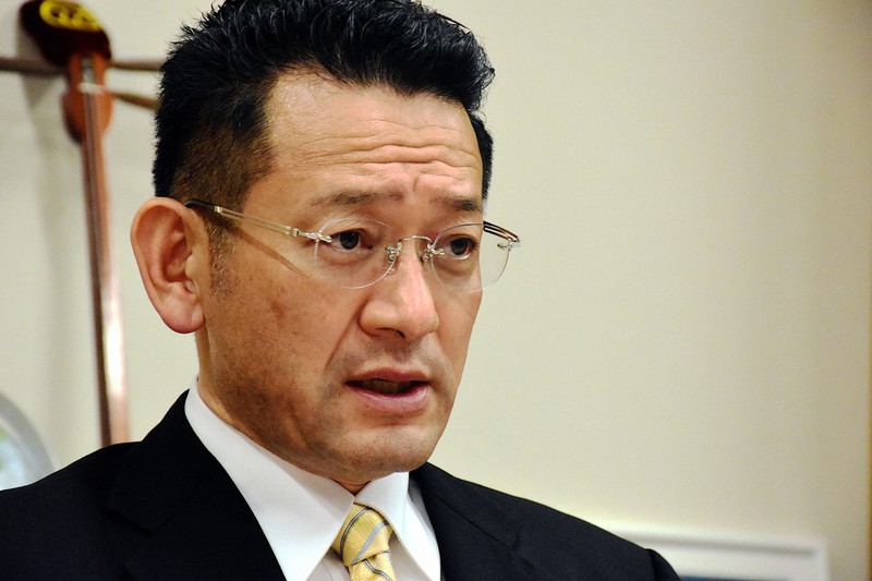 國場幸之助氏=須藤孝撮影
