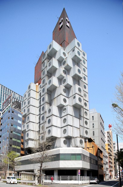 希少 中銀カプセルタワービル 黒川紀章 編み物堀の内 黒川紀章さんの代表作「中銀カプセルタワービル」がアートになっ