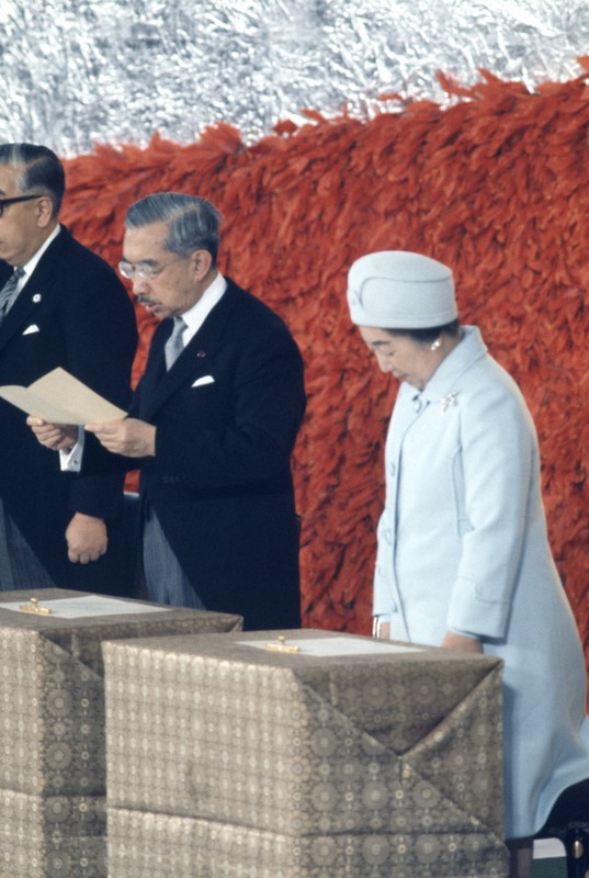 保阪正康氏 新時代の天皇らしい 3代の 沖縄 おことばの変遷 毎日新聞