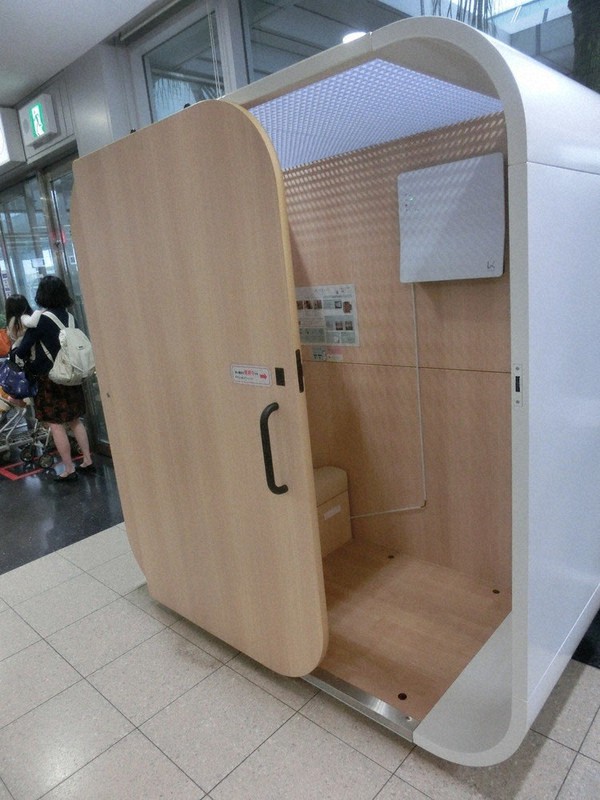 鹿児島空港国内線ターミナルビルに設けられたベビーケアルーム