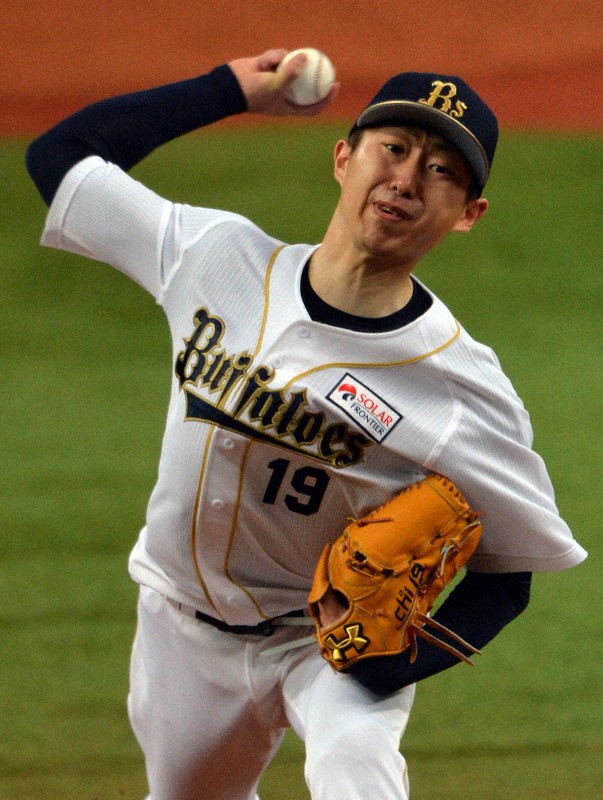 BBM オリックス 金子千尋 最優秀防御率賞記念 直筆サイン フォト①