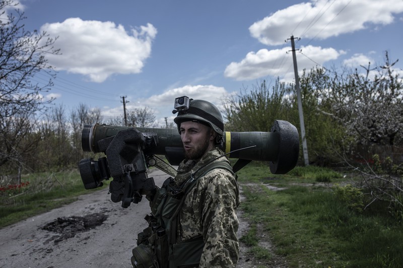 ウォール・ストリート・ジャーナル：ウクライナ兵にジャベリン攻撃