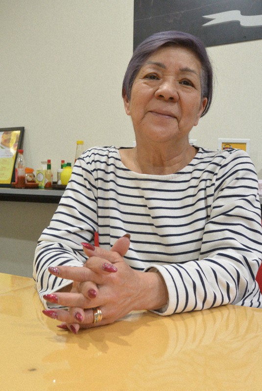 ブラジル・サンパウロでの沖縄文化を語るキシモト・トシコさん=群馬県伊勢崎市で2022年5月13日、庄司哲也撮影
