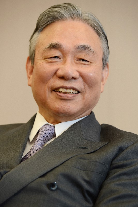 インタビューに答えるJR東海の葛西敬之氏=東京都品川区で2012年6月20日、西本勝撮影