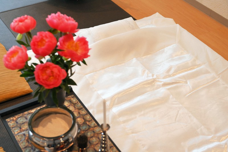 令和の弔い 時短葬儀 の時流の中で 遺体安置施設 カノン の場合 2 毎日新聞