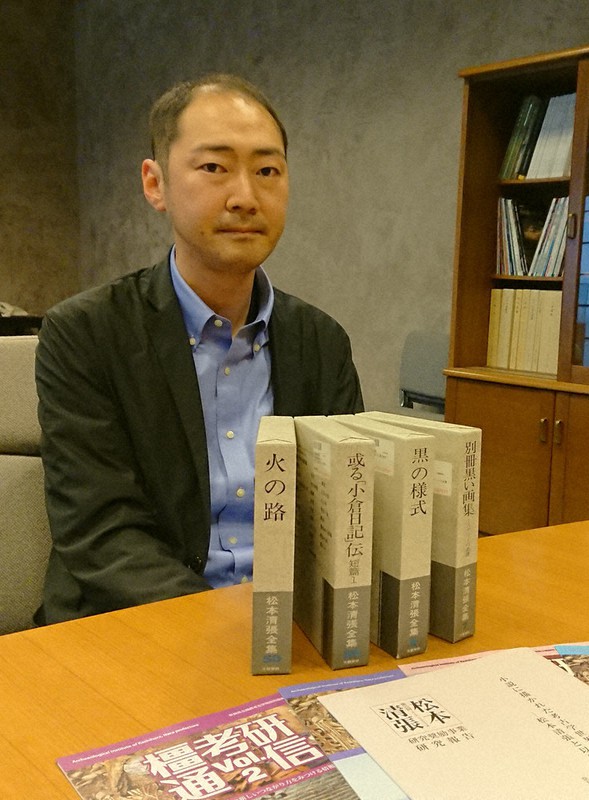 松元清張作品における考古学世界をテーマに論文を書いた奈良県立橿原考古学研究所主任研究員の絹畠歩さん=同研究所で2022年5月17日、山本直撮影