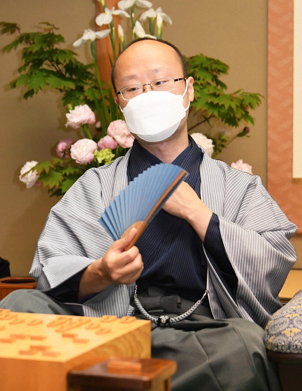 渡辺名人 研究の深さと広さで圧倒 斎藤八段の終盤力を発揮させず 毎日新聞