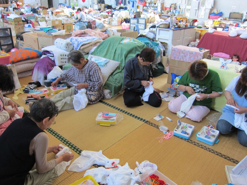 被災地が育てた「まけないぞう」世界へ 阪神大震災10000日 | 毎日新聞