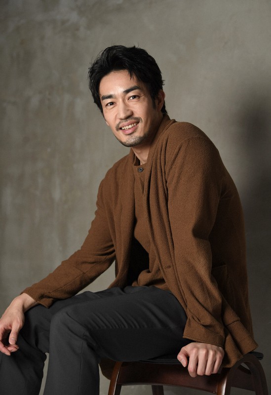 居酒屋店主演じる大谷亮平さん 逆輸入俳優 と呼ばれた苦悩 毎日新聞