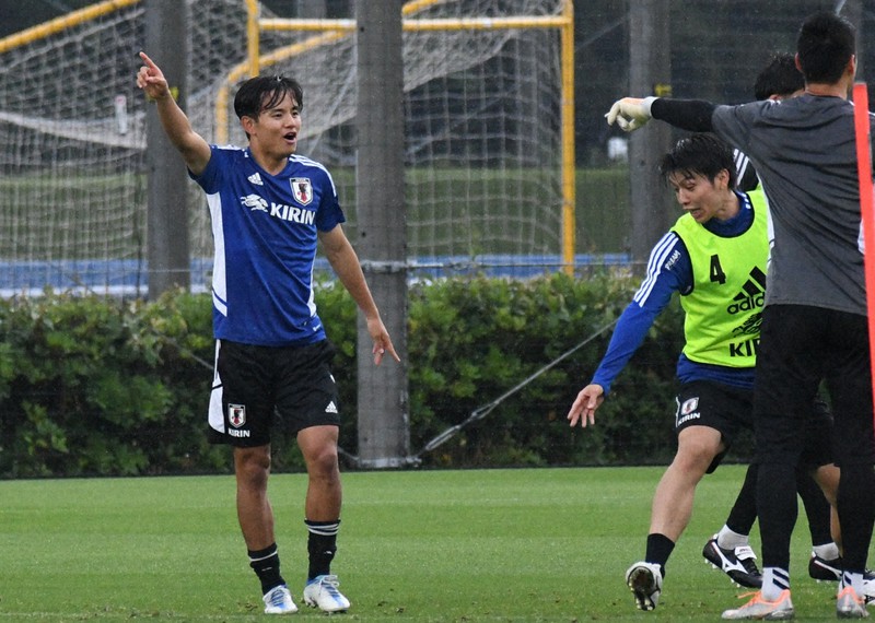 21歳誕生日の久保建英 立ち位置が嫌でも見えた サッカー代表 毎日新聞