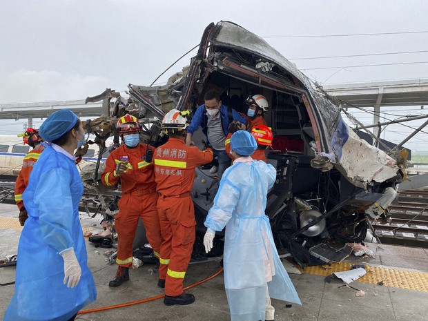 High-speed train derailment in China kills 1, injures 8