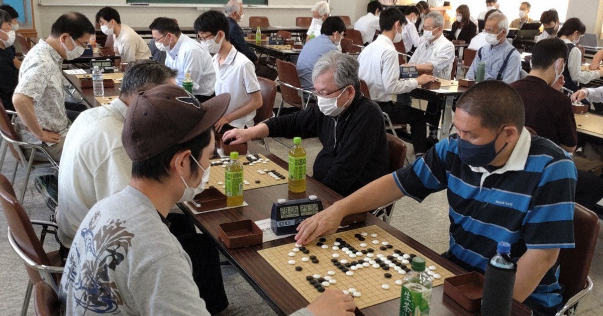 囲碁 アマ本因坊県大会 草津の板垣さん、初優勝 ／滋賀 | 毎日新聞