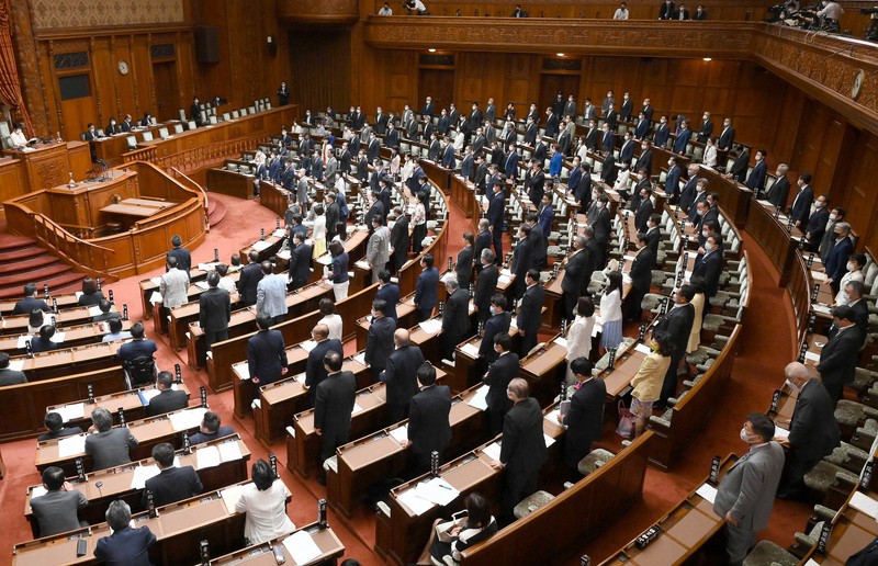 改正刑法が賛成多数で可決、成立した参院本会議=国会内で2022年6月13日午前10時44分、竹内幹撮影