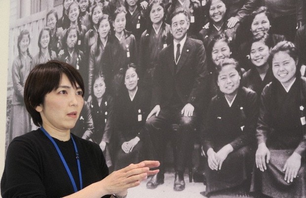 閃光の中で 沖縄陸軍病院の証言 具志八重　長田紀春編 ニライ社　ひめゆり平和館 沖縄「復帰50年」の群像：体験者なき時代への責任 ひめゆり平和資料館