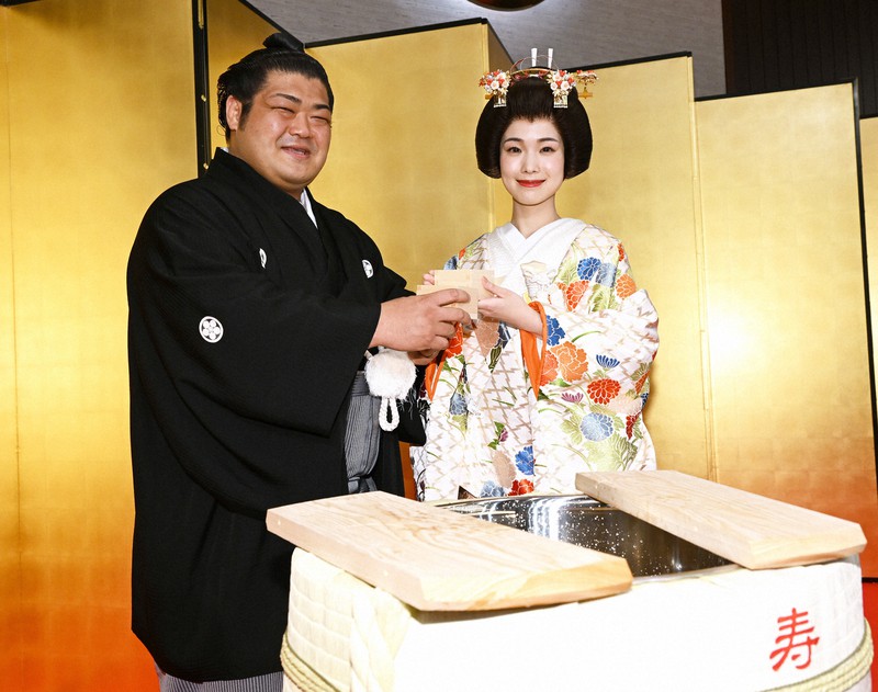 亡き父が結んだ縁」 元逆鉾の長女と大相撲・志摩ノ海が結婚披露宴