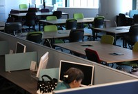 An office of Fujitsu Ltd., sparsely staffed due to teleworking, is seen in Tokyo's Minato Ward on Nov. 4, 2020. (Mainichi/Shinnosuke Kyan)