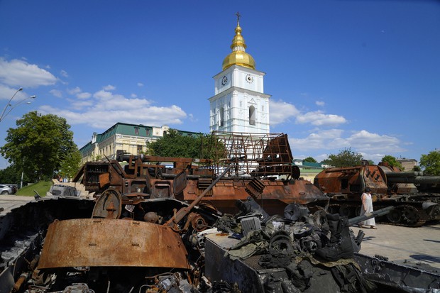 War-damaged Russian tanks to go on display in Polish square - The