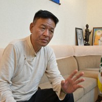 取材に応じたチベット亡命政府のペンパ・ツェリン首相＝ニューデリーで2022年6月16日午後5時31分、川上珠実撮影