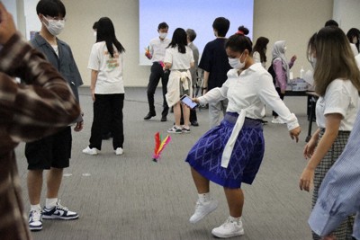 中国蹴鞠（けまり）を楽しむ