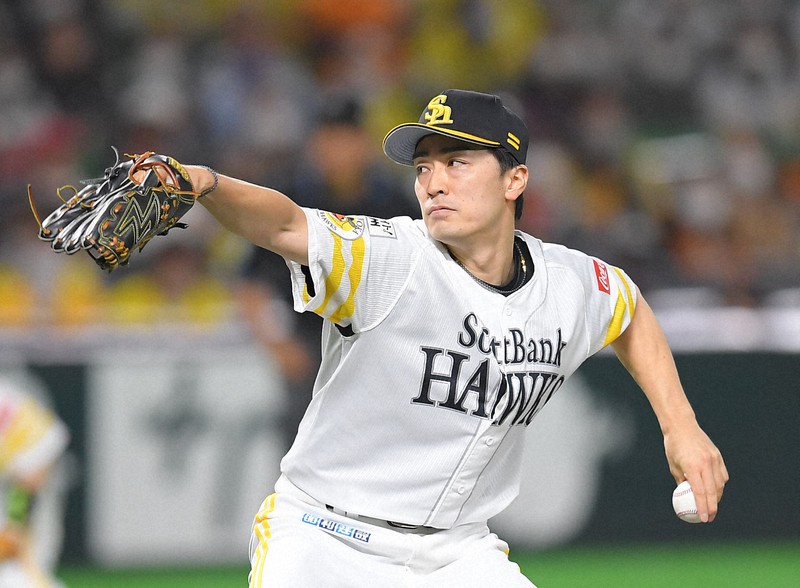 ソフトバンク和田毅投手=ペイペイドームで2020年11月25日、津村豊和撮影