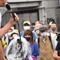 全国最多の34人が立候補している参院東京選挙区。各地で論戦が展開されている＝東京都内で2022年6月22日午前10時37分、北村秀徳撮影