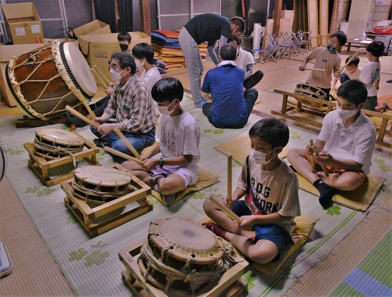 屋台囃子 練習に汗 秩父 川瀬祭 曳行に向け子供らも 埼玉 毎日新聞