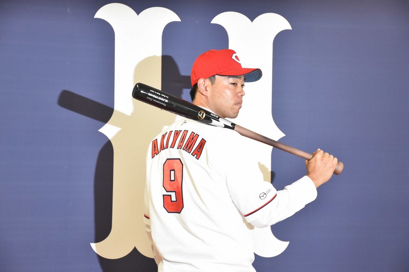 秋山翔吾 選手としてまだまだ長くやりたい 広島入団会見 毎日新聞 秋山翔吾 選手としてまだまだ長くやりたい 広島入団会見 毎日新聞