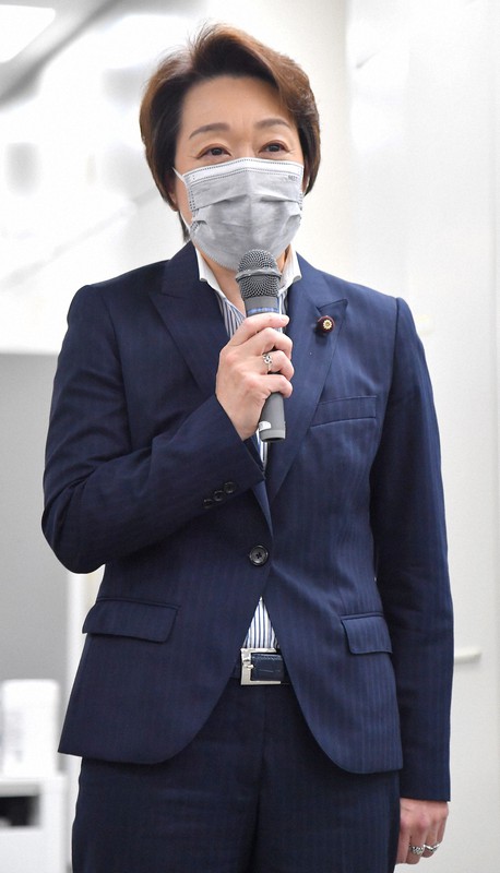 東京オリンピック・パラリンピック組織委員会の解散にあたりあいさつする橋本聖子会長=東京都庁で2022年6月30日午前11時17分(代表撮影)