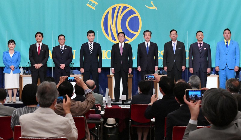 日本記者クラブ主催の党首討論会に参加した各党の党首=東京都千代田区の日本記者クラブで2022年6月21日午後0時57分、宮間俊樹撮影