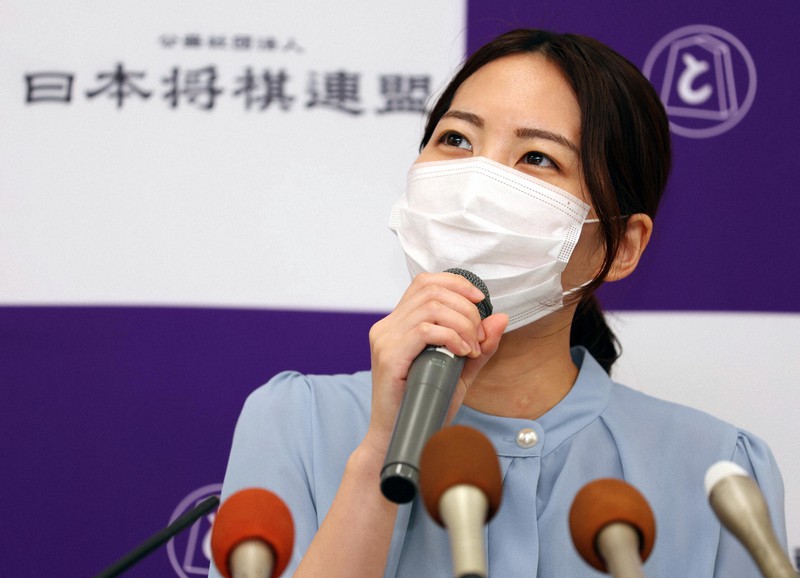 た*み様 【里見香奈 　女流王座・女流名人　将棋棋士ポストカード 】マイナビ出版 里見香奈女流王座「珍しくない社会になれば」 プロ棋士編入試験へ