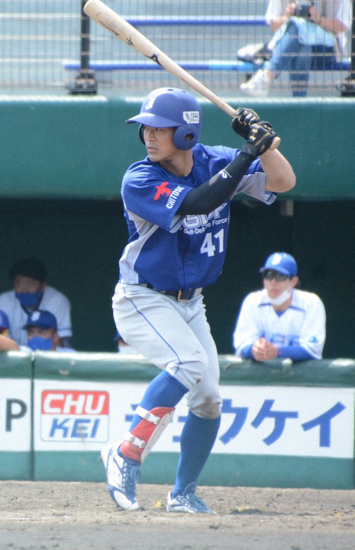 航空自衛隊千歳の外野手・古谷成海=札幌市の札幌円山球場で2022年6月21日午後1時3分、森野俊撮影