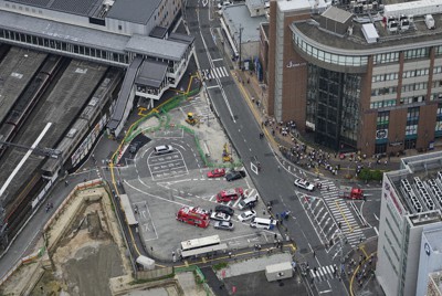 安倍晋三元首相が襲撃された現場＝2022年7月8日午後0時2分、本社ヘリから