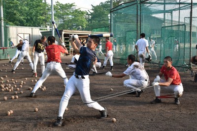 【高校野球】栃木県高等学校野球六十年史 栃木県高等学校野球六十年史 1978 高校野球 / 文月書房 / 古本、中古本