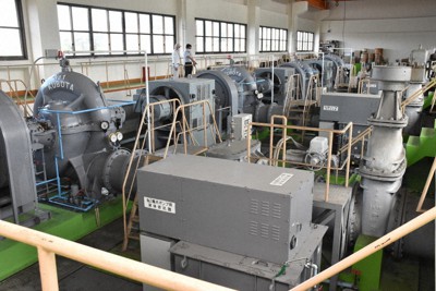 電気代高騰の影響を受ける、琵琶湖からの水を農地に供給する揚水ポンプ＝滋賀県野洲市須原の野洲川下流土地改良区野洲川揚水機場で、菅健吾撮影