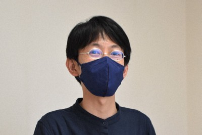選択的夫婦別姓制度導入などに向けて活動する「ChooseFreely京都」の北村英之さん＝京都市上京区で、添島香苗撮影