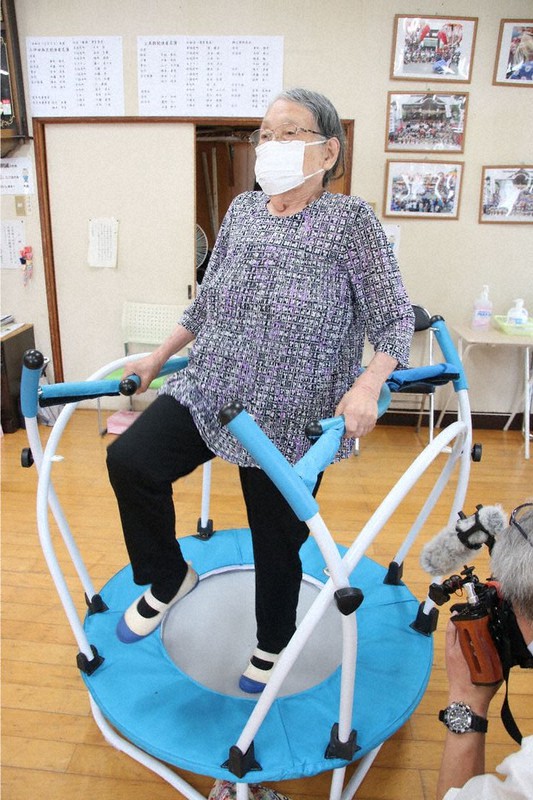 ケアトランポリン | 大阪府大阪狭山市 通所介護 さんSUN ケアトランポリン