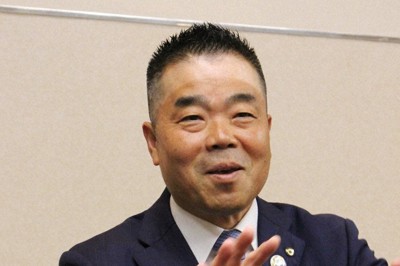 3選を確実にし、抱負を語る三日月大造知事＝大津市におの浜4で2022年7月10日午後9時、庭田学撮影