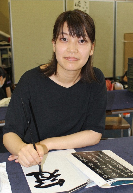 漢字Ⅱ類で毎日賞を受賞した藍澤優依さん=静岡県沼津市の沼津西高校で2022年7月8日、石川宏撮影