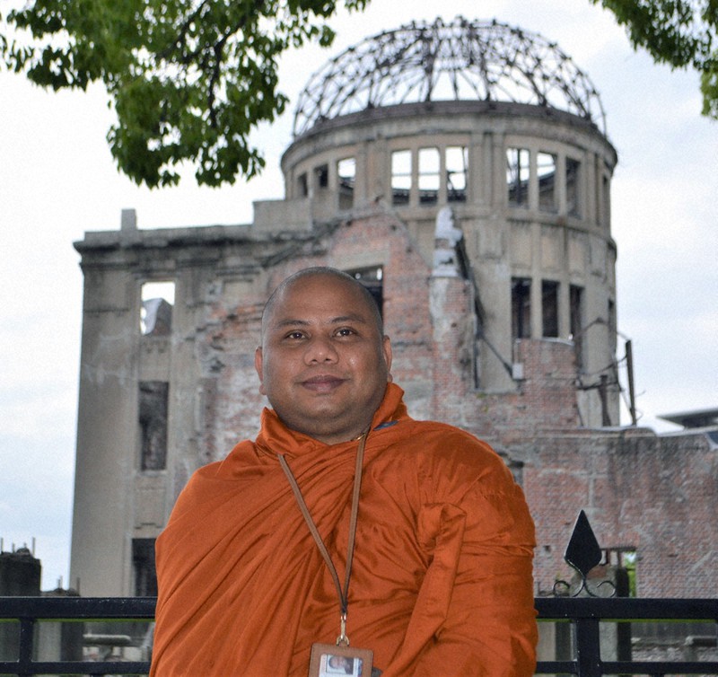 ミャンマーの僧侶 弾圧・戦闘続く母国「困難は終わっていない」 | 毎日新聞