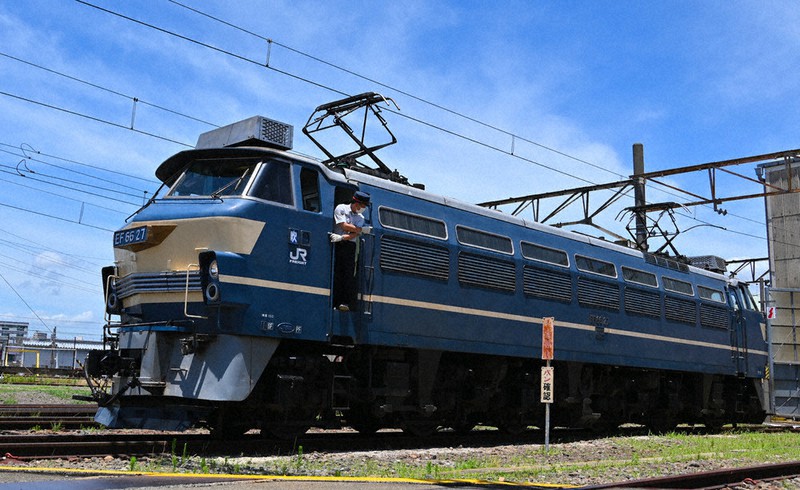 さらばロクロク 貨物列車けん引、国鉄時代の電気機関車 EF66形27号機
