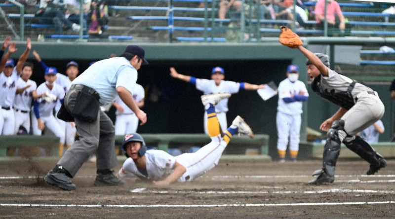 全国高校野球 熊本大会 九州学院が逆転勝ち 秀岳館は投打で圧倒 ／熊本