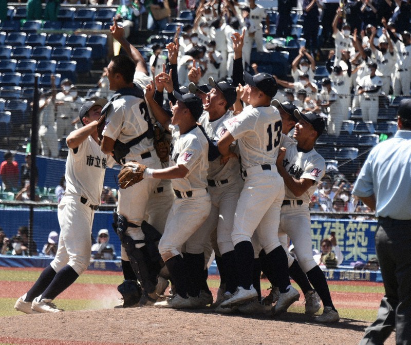 全国高校野球 千葉大会 市船橋、15年ぶりV 終盤大量得点、打撃戦制す