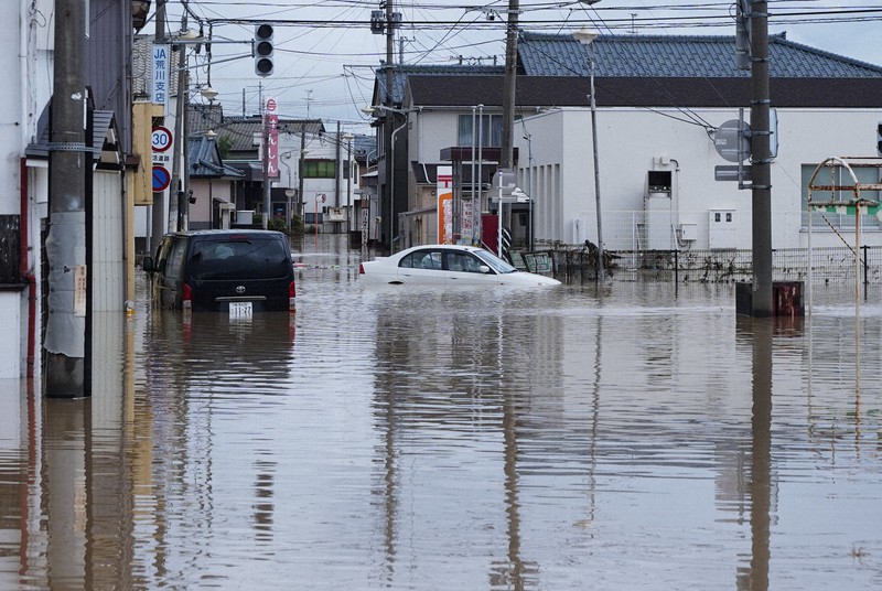 外に出られぬほど強い雨 山形 新潟で大雨 福島では鉄橋崩落 毎日新聞