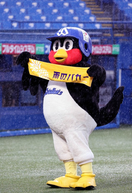 つば九郎 2000試合出場 明日以降へ [写真特集1/8] | 毎日新聞