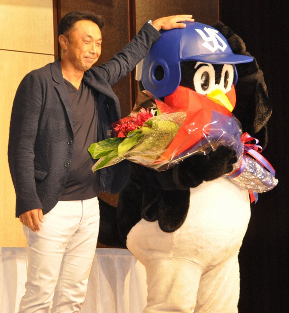つば九郎、2000試合出場達成へ 「じぶんをほめてあげたい