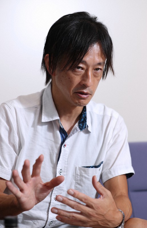 政治家との関係白日の下に 鈴木エイト氏が旧統一教会を追う理由 | 毎日新聞 