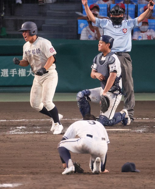 市船橋が25年ぶり初戦突破 興南にサヨナラ勝ち 夏の甲子園 | 毎日新聞