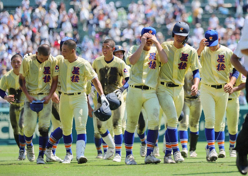 全国高校野球 1回戦 敦賀気比、打線爆発 高岡商に13－3 ／福井